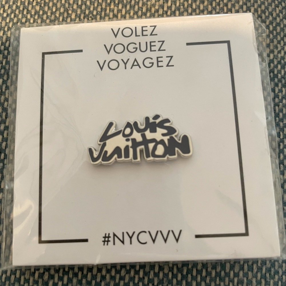 Louis Vuitton Logo Pin - #NYCVVV Exhibition
